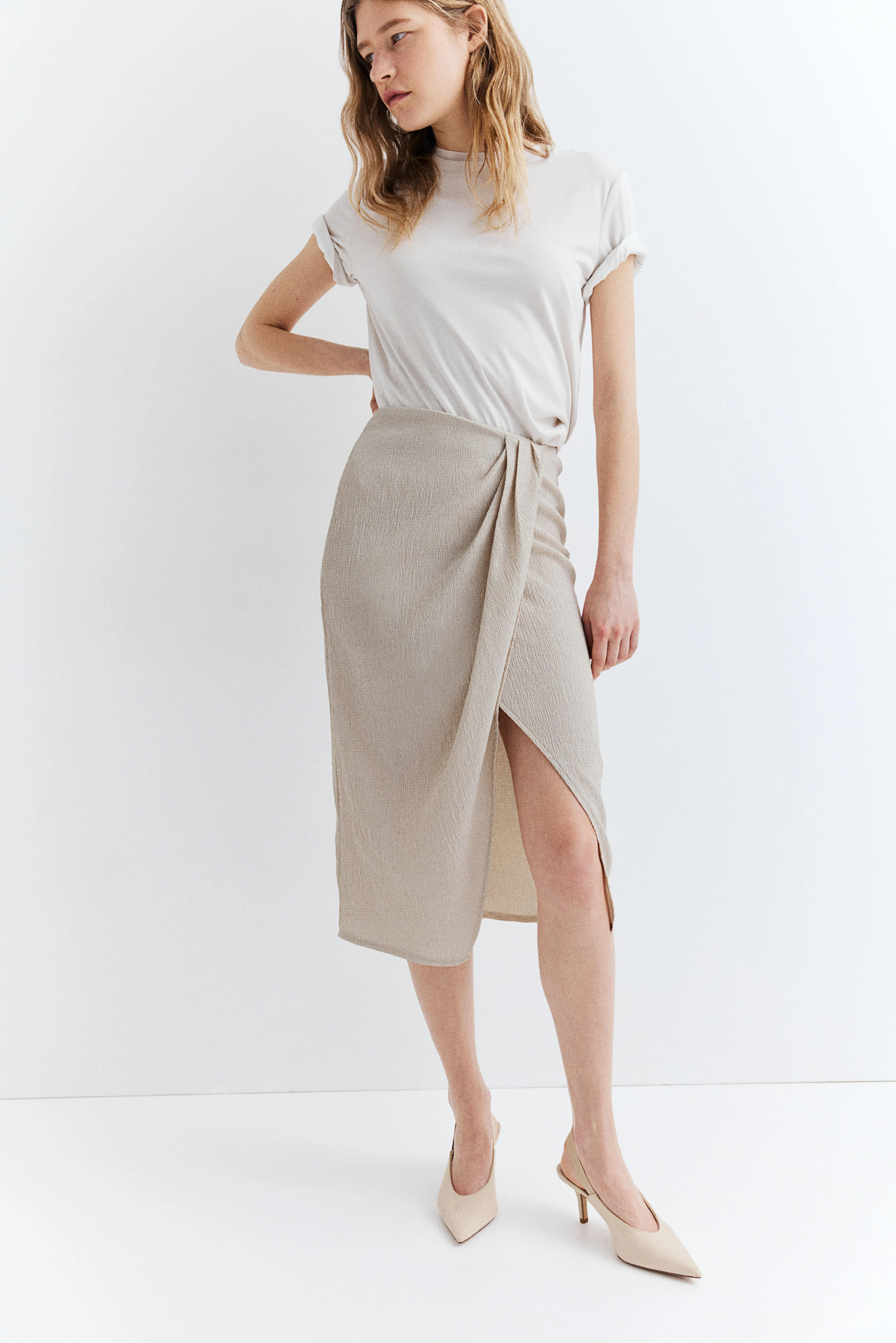 Textured-knit wrap skirt - Regular waist - Midi - Light beige - Ladies | H&M GB